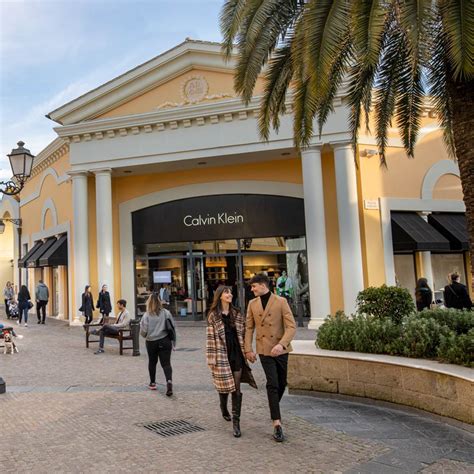 armani outlet castel romano